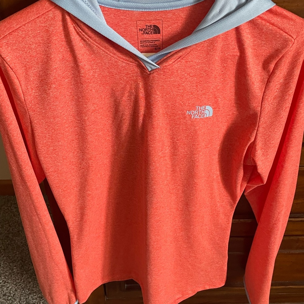 The North Face Women Reactor Hoodie Radiant Orange/ Powder Blue SMALL Flash Dry